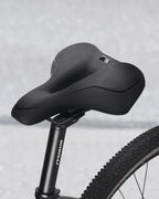 Bequemer Fahrradsattel ergonomisch auf Fahrrad montiert