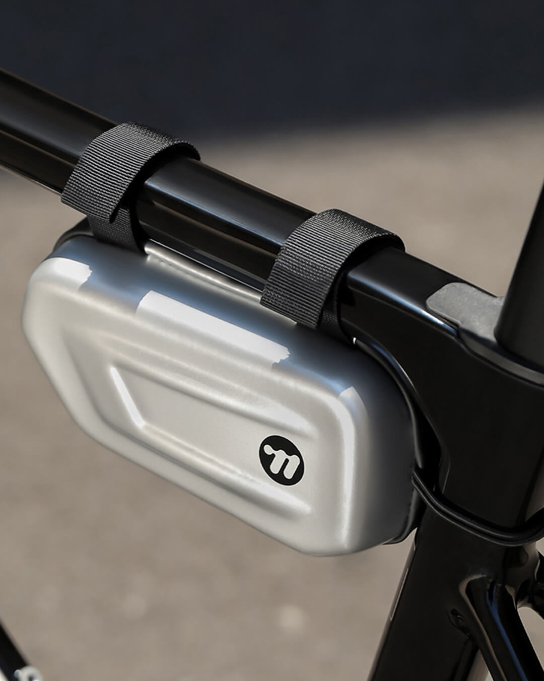 befestigungsband.jpgBefestigungsband einer Fahrrad Oberrohrtasche für sicheren Halt am Rahmen